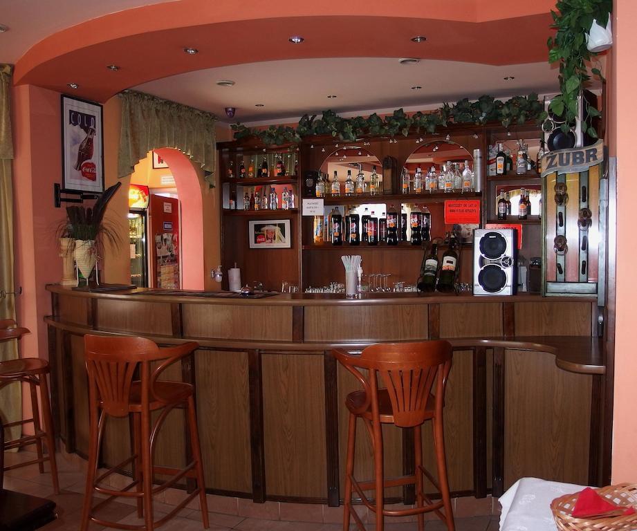 Villa Eden & Restaurant Ełk Buitenkant foto